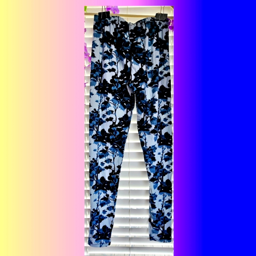 BLUE Floral Patterned Women's Size 14 Super Stretch Leggings 💙